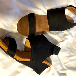 Dress shoes black wedged size 10